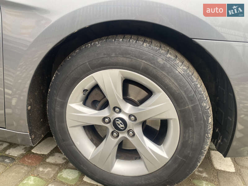 Универсал Hyundai i40 2012 в Вижнице