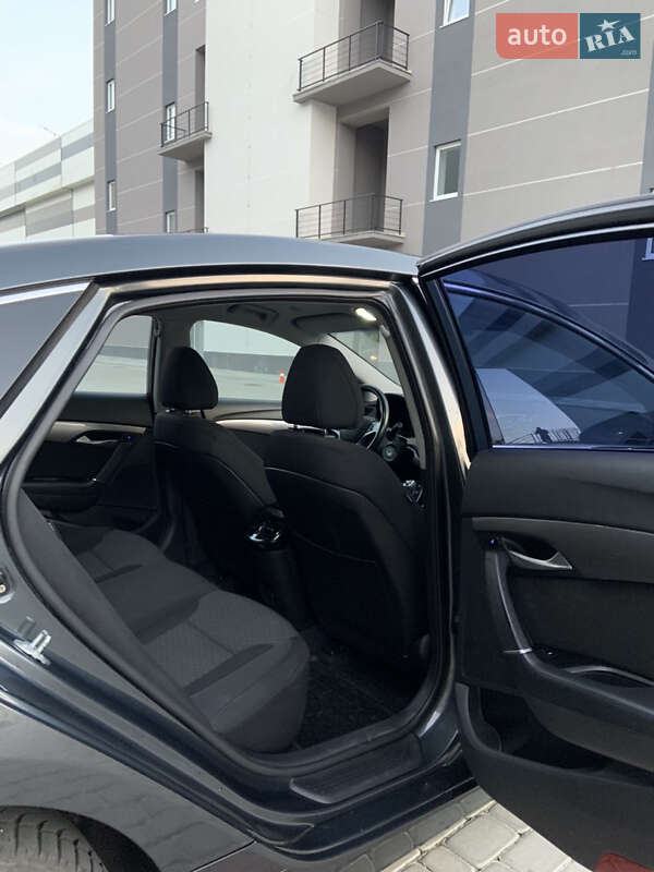 Седан Hyundai i40 2011 в Ивано-Франковске фото 16 Седан Hyundai i40 2011 в Ивано-Франковске