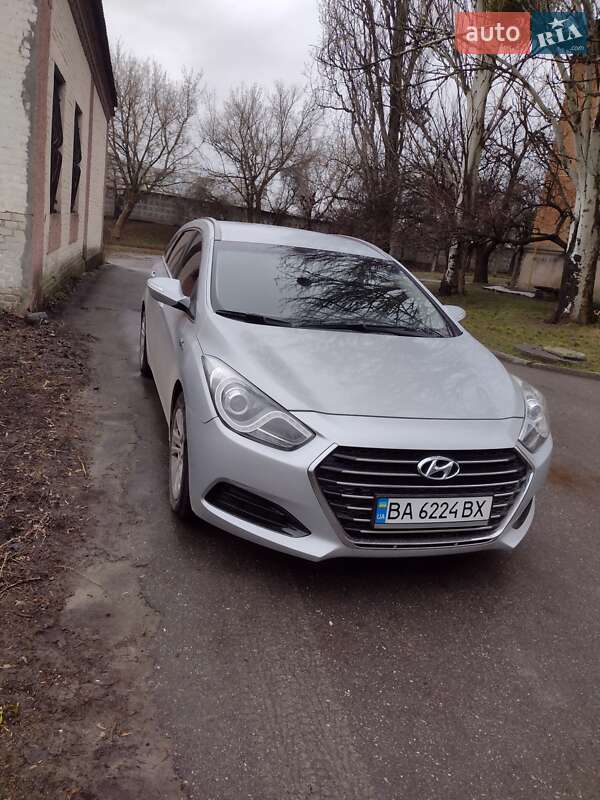 Универсал Hyundai i40 2011 в Светловодске