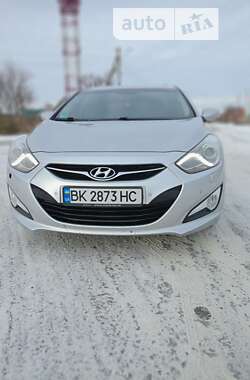 Седан Hyundai i40 2012 в Сарнах