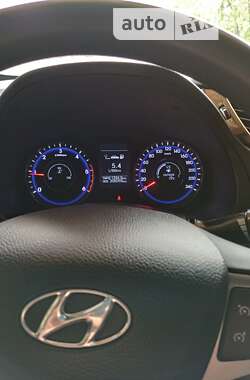 Седан Hyundai i40 2013 в Староконстантинове