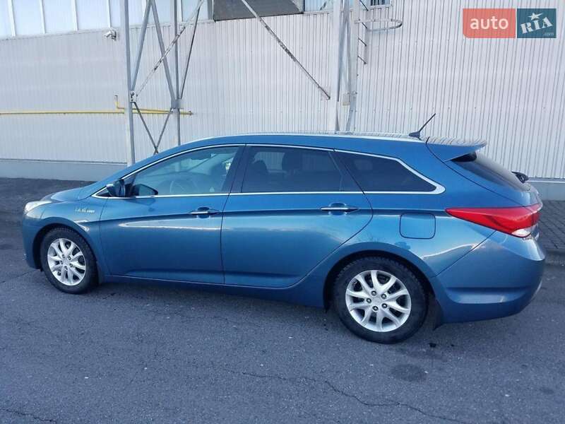 Универсал Hyundai i40 2011 в Хусте