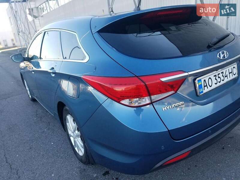 Универсал Hyundai i40 2011 в Хусте