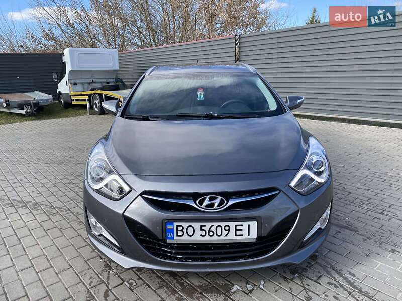 Універсал Hyundai i40 2011 в Радивиліві