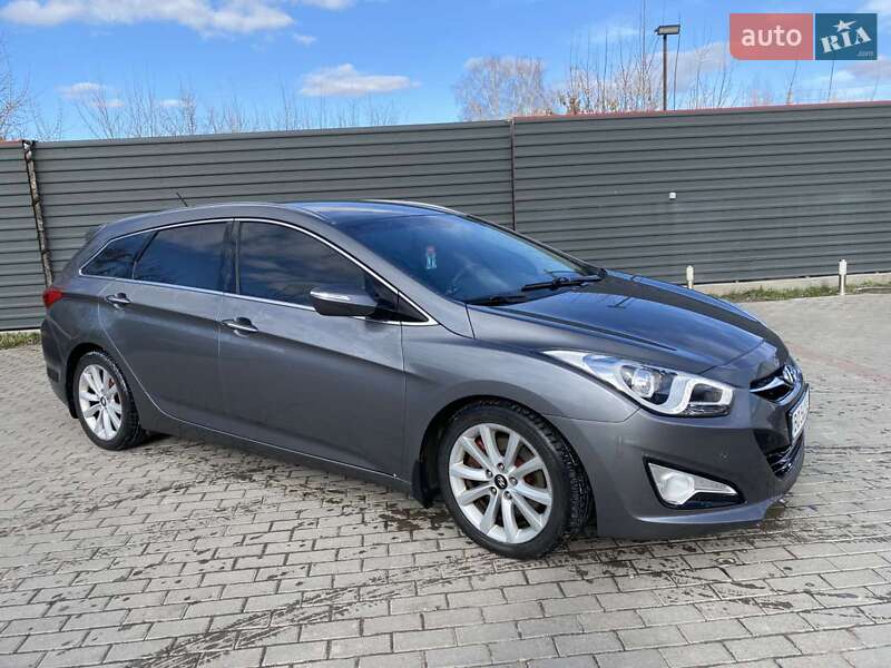 Універсал Hyundai i40 2011 в Радивиліві