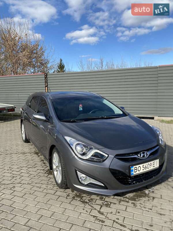Універсал Hyundai i40 2011 в Радивиліві
