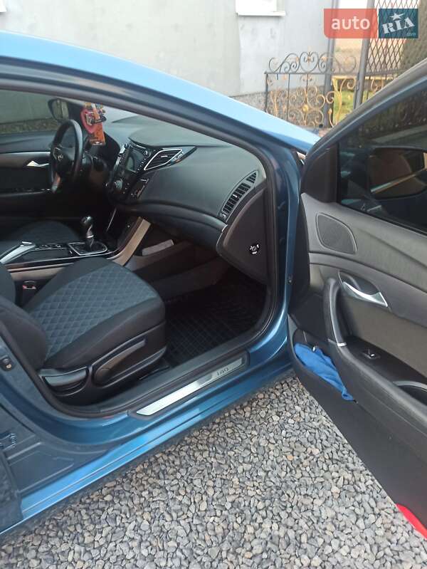 Седан Hyundai i40 2012 в Ивано-Франковске
