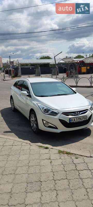 Универсал Hyundai i40 2013 в Днепре