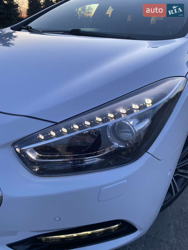 Универсал Hyundai i40 2015 в Вараше