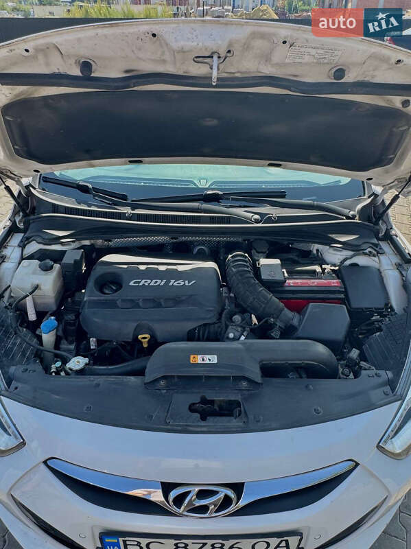 Універсал Hyundai i40 2012 в Львові фото 22 Універсал Hyundai i40 2012 в Львові