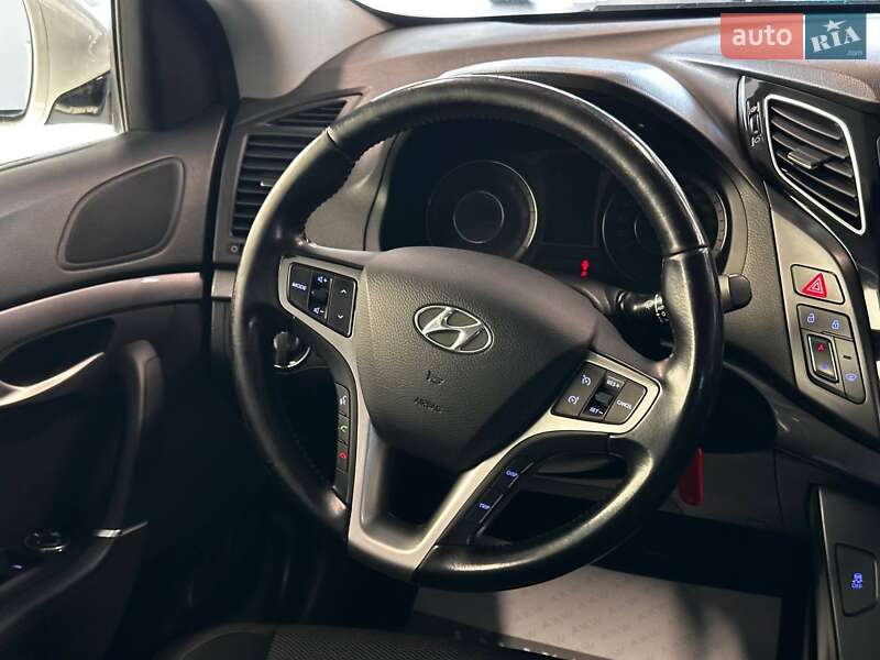 Универсал Hyundai i40 2014 в Львове фото 26 Универсал Hyundai i40 2014 в Львове