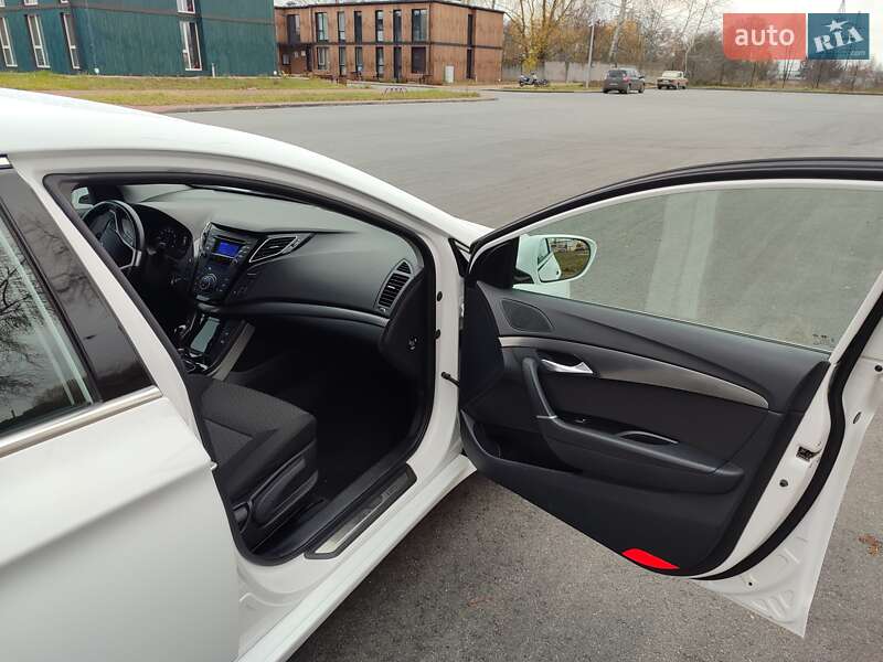 Седан Hyundai i40 2015 в Чернігові