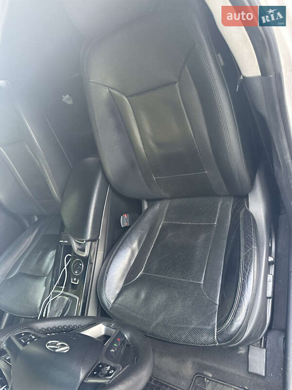 Универсал Hyundai i40 2015 в Киеве фото 40 Универсал Hyundai i40 2015 в Киеве