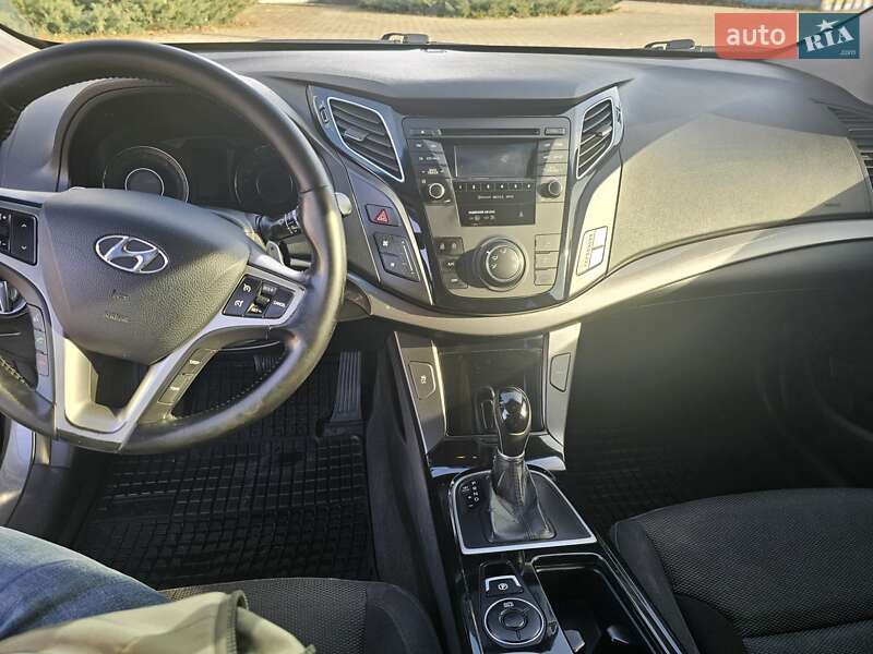 Універсал Hyundai i40 2013 в Ужгороді