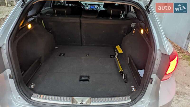 Универсал Hyundai i40 2012 в Днепре