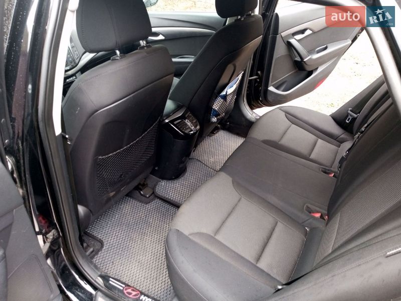 Универсал Hyundai i40 2012 в Радомышле