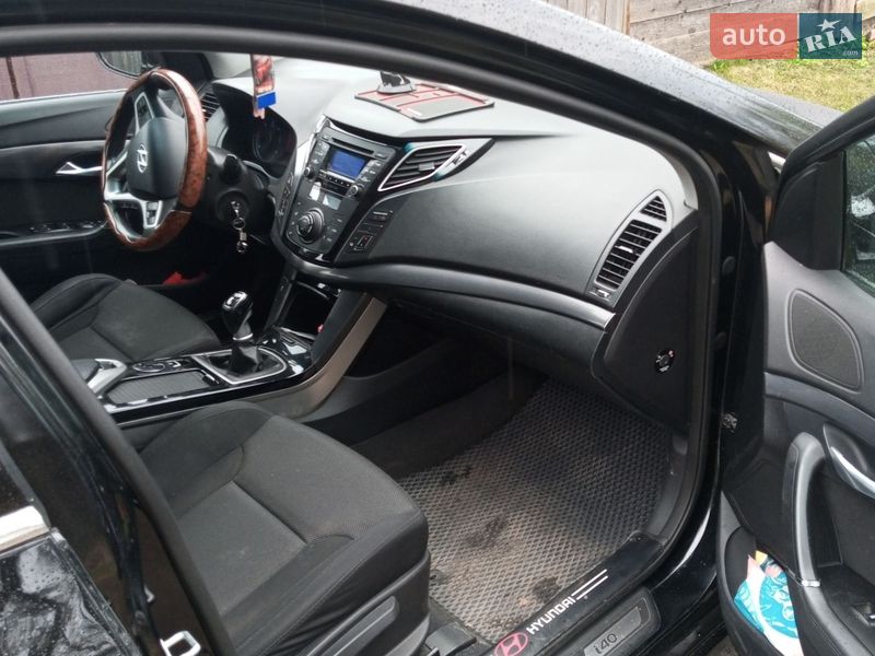 Универсал Hyundai i40 2012 в Радомышле