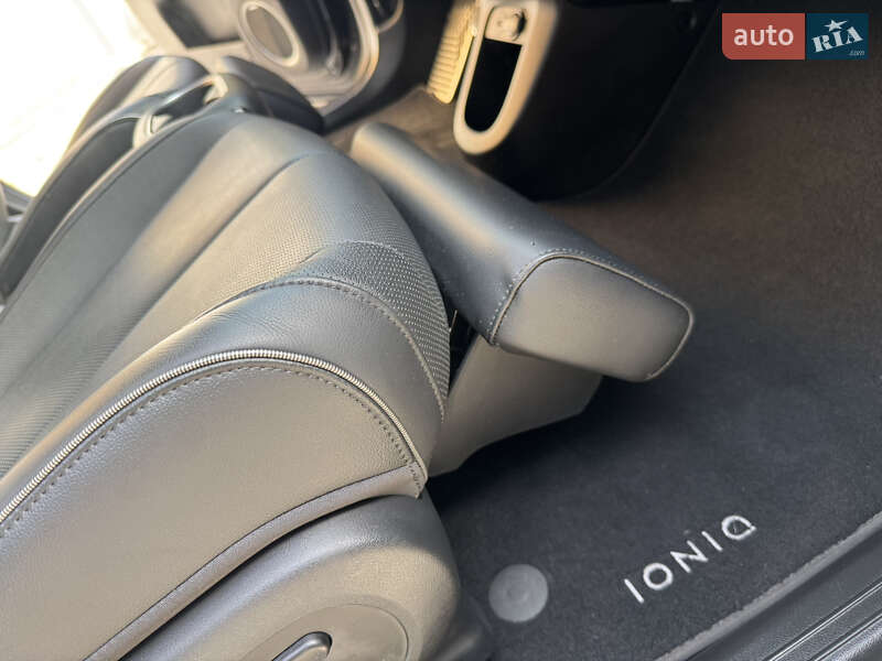 Внедорожник / Кроссовер Hyundai Ioniq 5 2021 в Ровно фото 30 Внедорожник / Кроссовер Hyundai Ioniq 5 2021 в Ровно