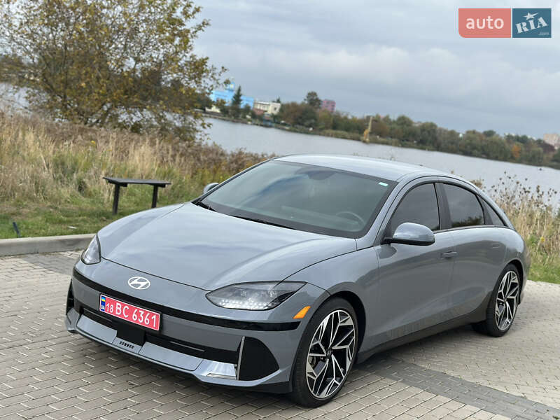 Фастбэк Hyundai Ioniq 6 2023 в 