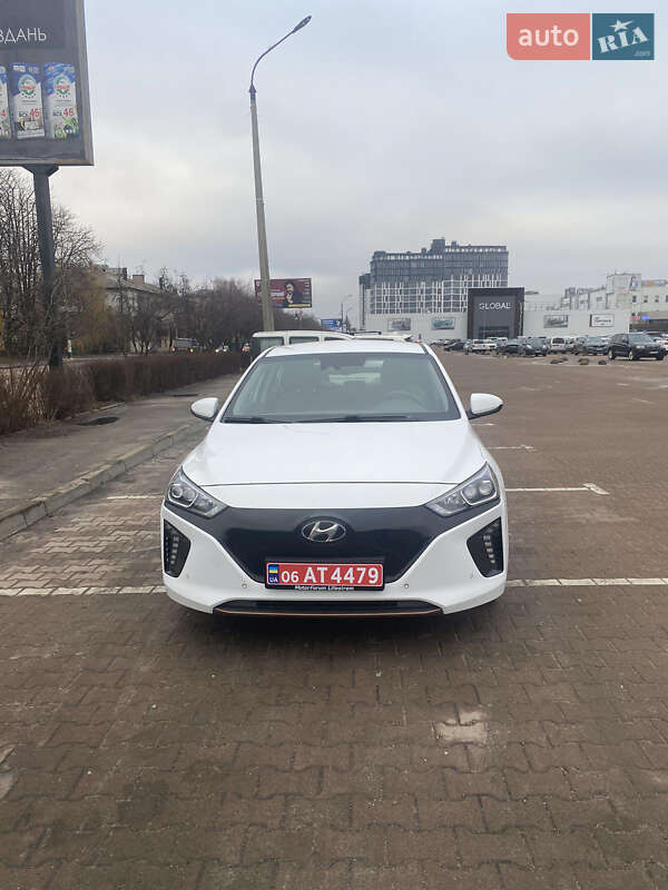 Лифтбек Hyundai Ioniq Electric 2019 в Житомире