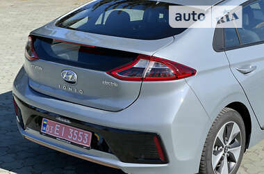 Ліфтбек Hyundai Ioniq Electric 2018 в Дубні