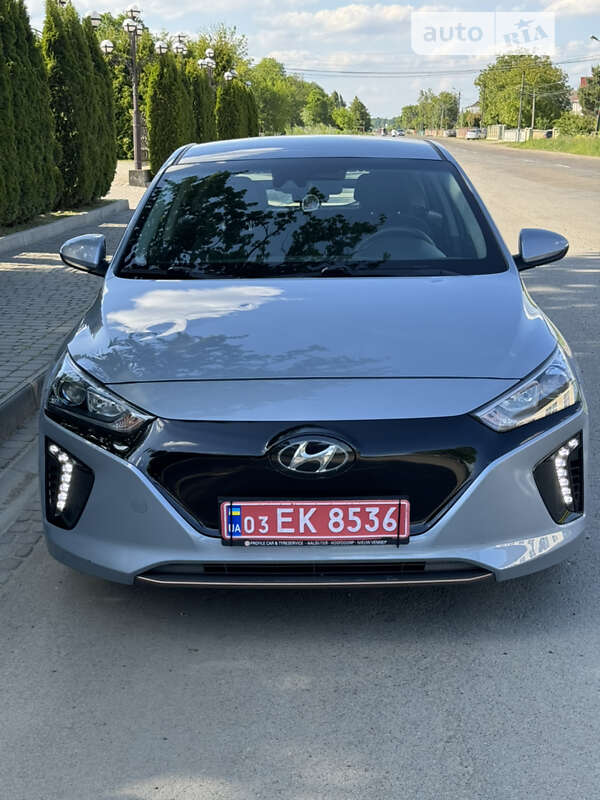 Лифтбек Hyundai Ioniq Electric 2018 в Черновцах