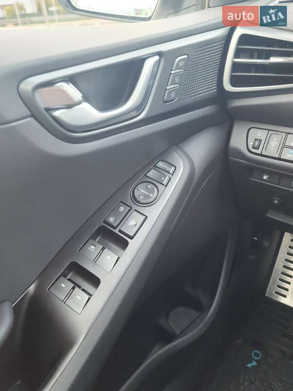 Лифтбек Hyundai Ioniq Electric 2019 в Нововолынске