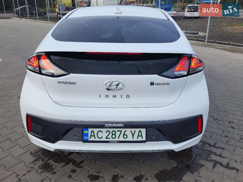 Лифтбек Hyundai Ioniq Electric 2019 в Нововолынске