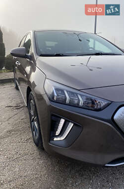 Лифтбек Hyundai Ioniq Electric 2019 в Днепре