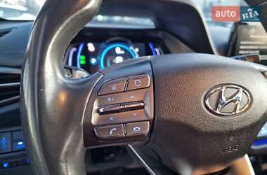 Ліфтбек Hyundai Ioniq Electric 2019 в 