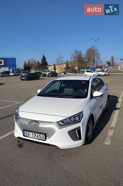 Лифтбек Hyundai Ioniq Electric 2017 в Житомире