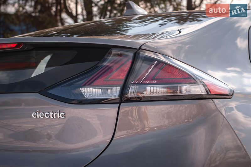 Лифтбек Hyundai Ioniq Electric 2021 в Житомире