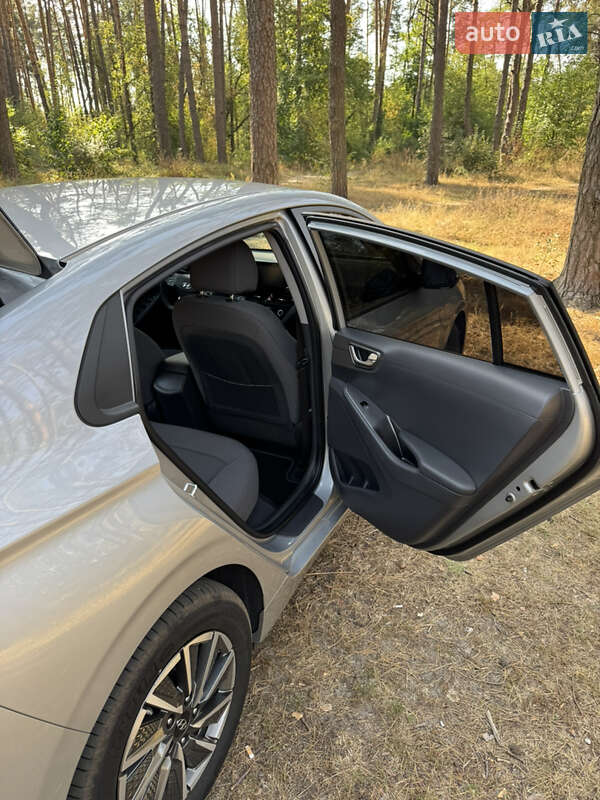 Лифтбек Hyundai Ioniq Electric 2020 в Чернигове
