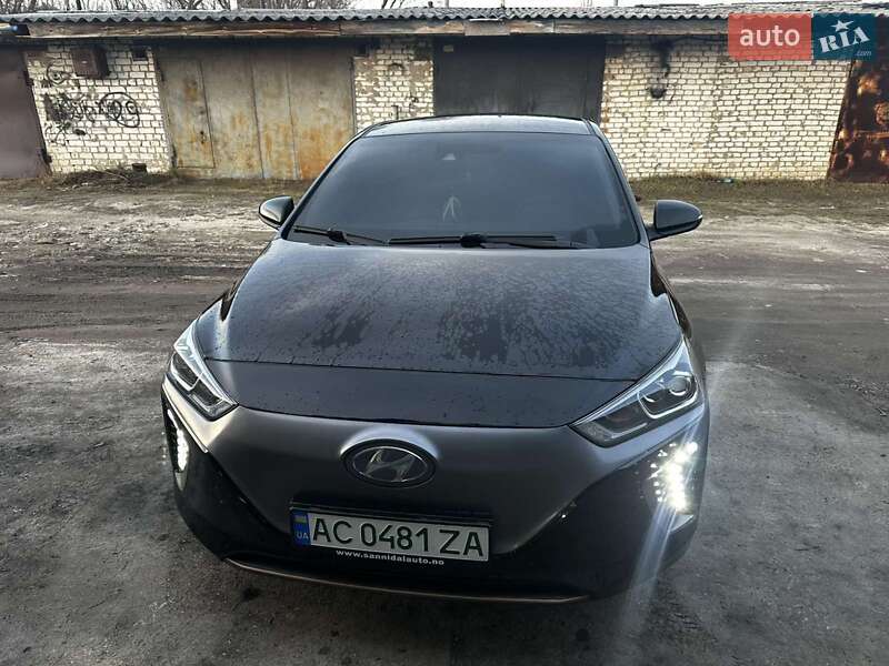 Лифтбек Hyundai Ioniq Electric 2017 в Шостке фото 13 Лифтбек Hyundai Ioniq Electric 2017 в Шостке