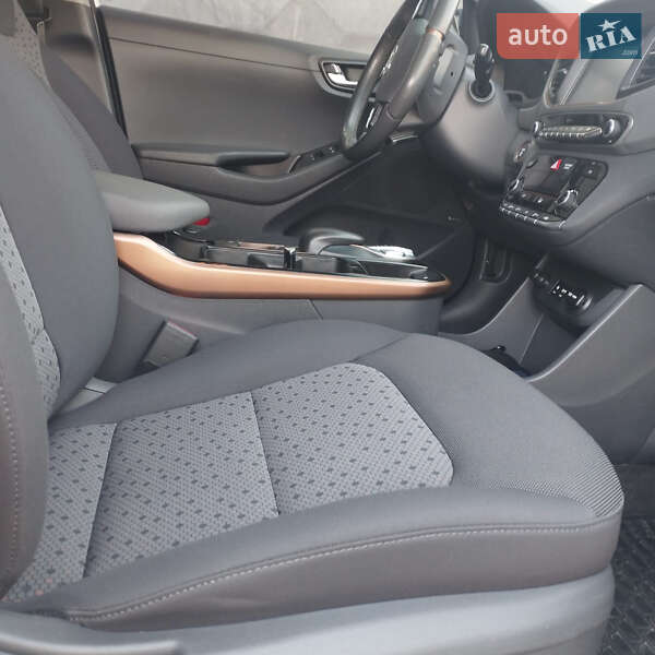 Лифтбек Hyundai Ioniq Electric 2019 в Киеве