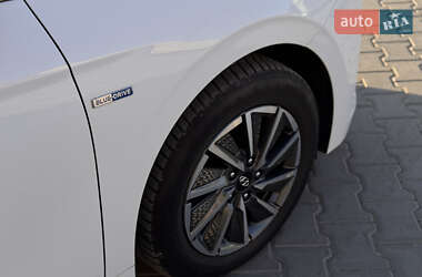 Лифтбек Hyundai Ioniq Electric 2019 в 