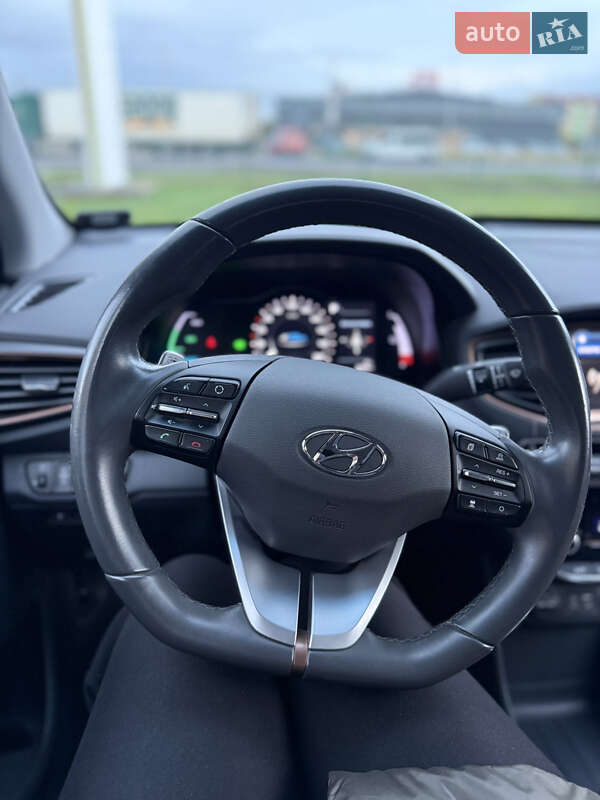 Лифтбек Hyundai Ioniq Electric 2018 в Радехове
