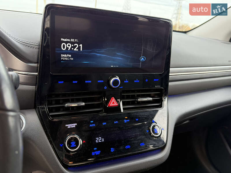 Ліфтбек Hyundai Ioniq Electric 2020 в Львові