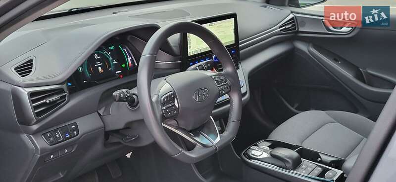Лифтбек Hyundai Ioniq Electric 2019 в Киеве