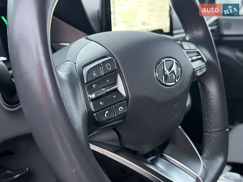 Лифтбек Hyundai Ioniq Electric 2019 в Киеве
