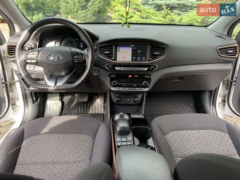 Лифтбек Hyundai Ioniq Electric 2018 в Нововолынске