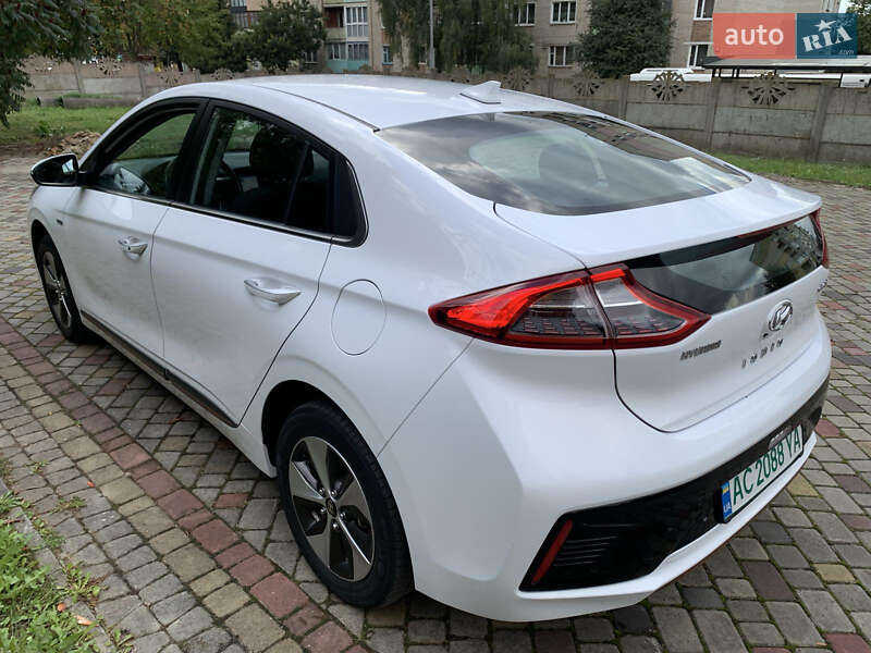 Лифтбек Hyundai Ioniq Electric 2018 в Нововолынске