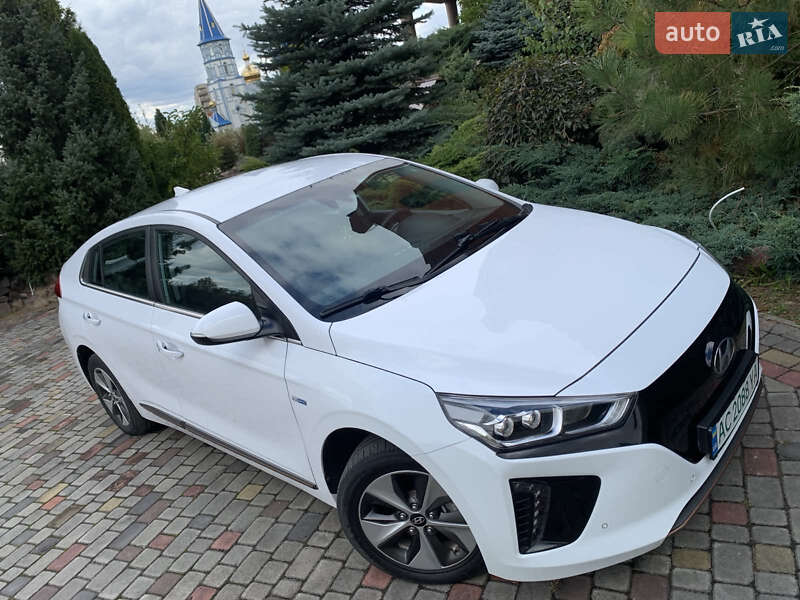 Лифтбек Hyundai Ioniq Electric 2018 в Нововолынске