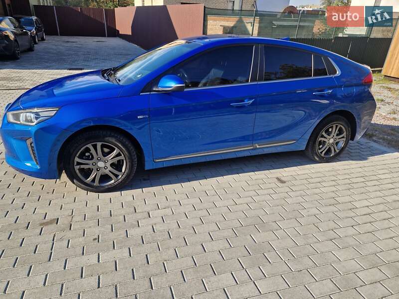 Лифтбек Hyundai Ioniq Electric 2017 в Львове