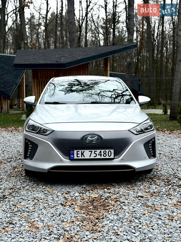 Лифтбек Hyundai Ioniq Electric 2017 в Бродах фото 3 Лифтбек Hyundai Ioniq Electric 2017 в Бродах