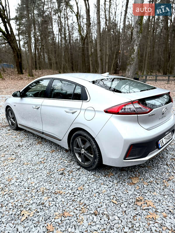 Лифтбек Hyundai Ioniq Electric 2017 в Бродах фото 9 Лифтбек Hyundai Ioniq Electric 2017 в Бродах
