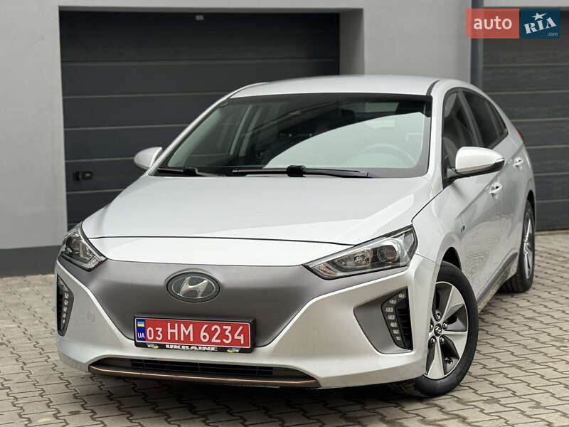 Лифтбек Hyundai Ioniq Electric 2017 в Тернополе фото 12 Лифтбек Hyundai Ioniq Electric 2017 в Тернополе