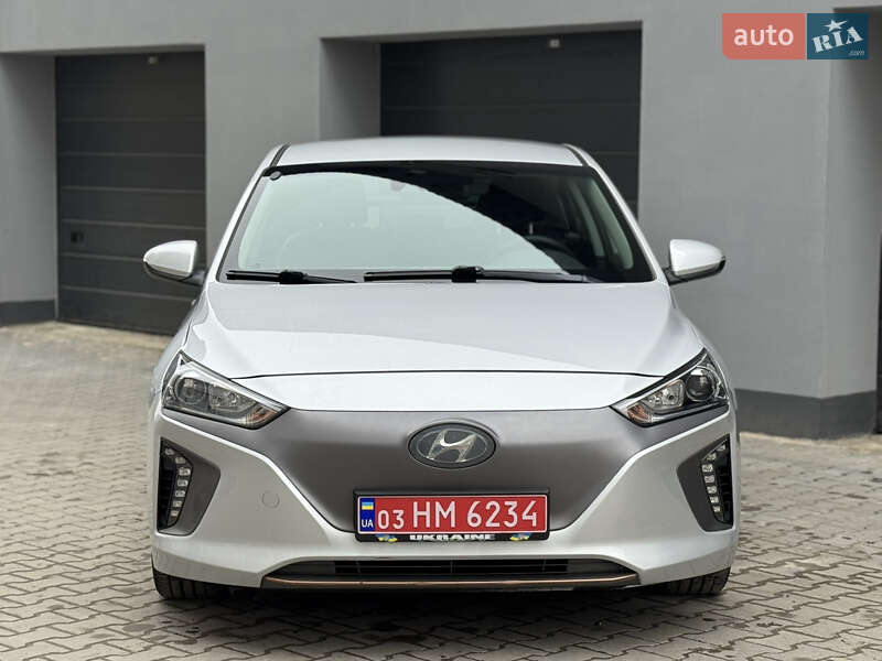 Лифтбек Hyundai Ioniq Electric 2017 в Тернополе фото 16 Лифтбек Hyundai Ioniq Electric 2017 в Тернополе