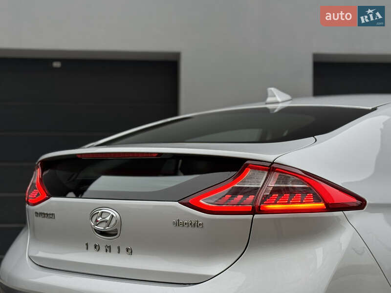 Лифтбек Hyundai Ioniq Electric 2017 в Тернополе фото 27 Лифтбек Hyundai Ioniq Electric 2017 в Тернополе
