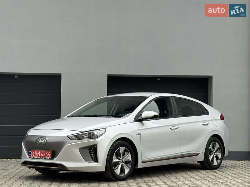 Лифтбек Hyundai Ioniq Electric 2017 в Тернополе фото 36 Лифтбек Hyundai Ioniq Electric 2017 в Тернополе